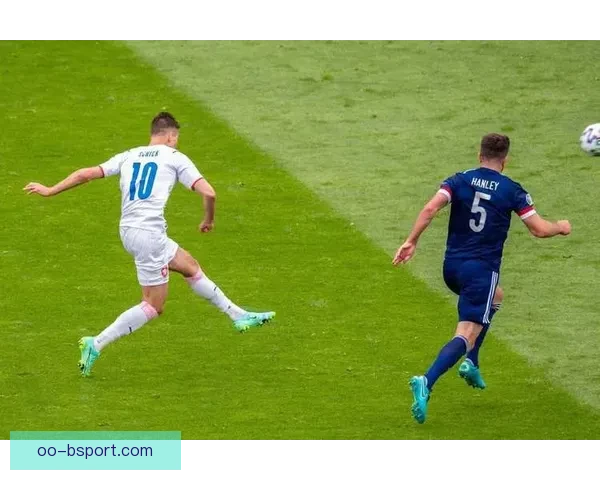 希克欧洲杯惊艳世界足坛超远距离吊射震撼全场